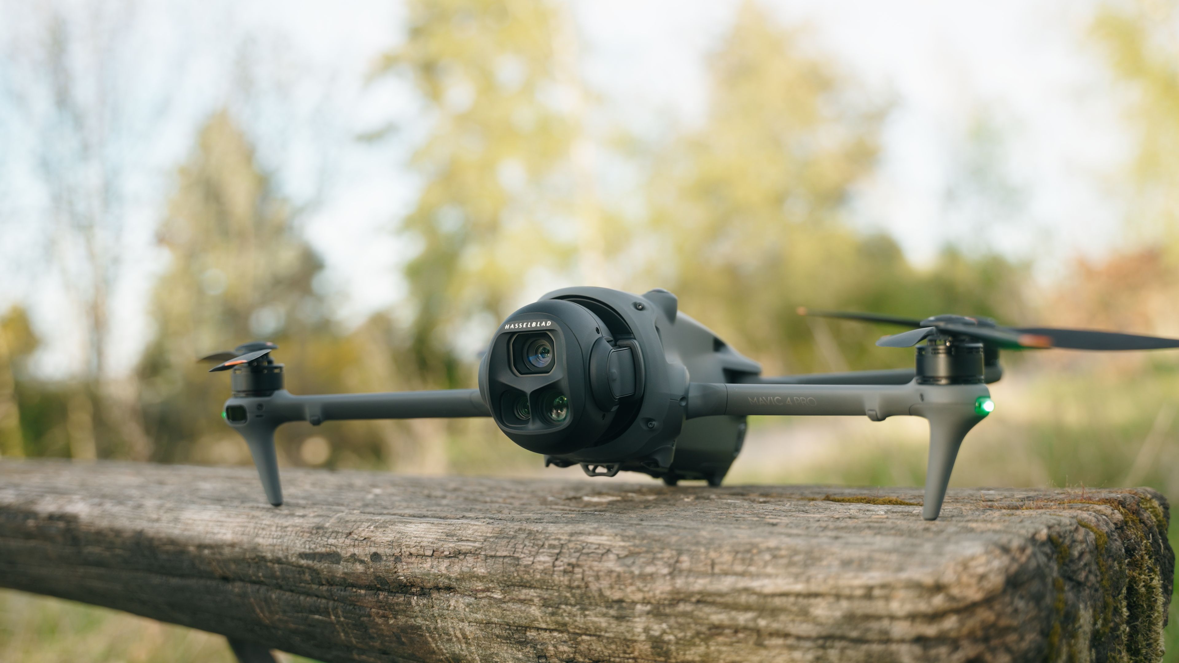 DJI_Mavic4pro_front_our